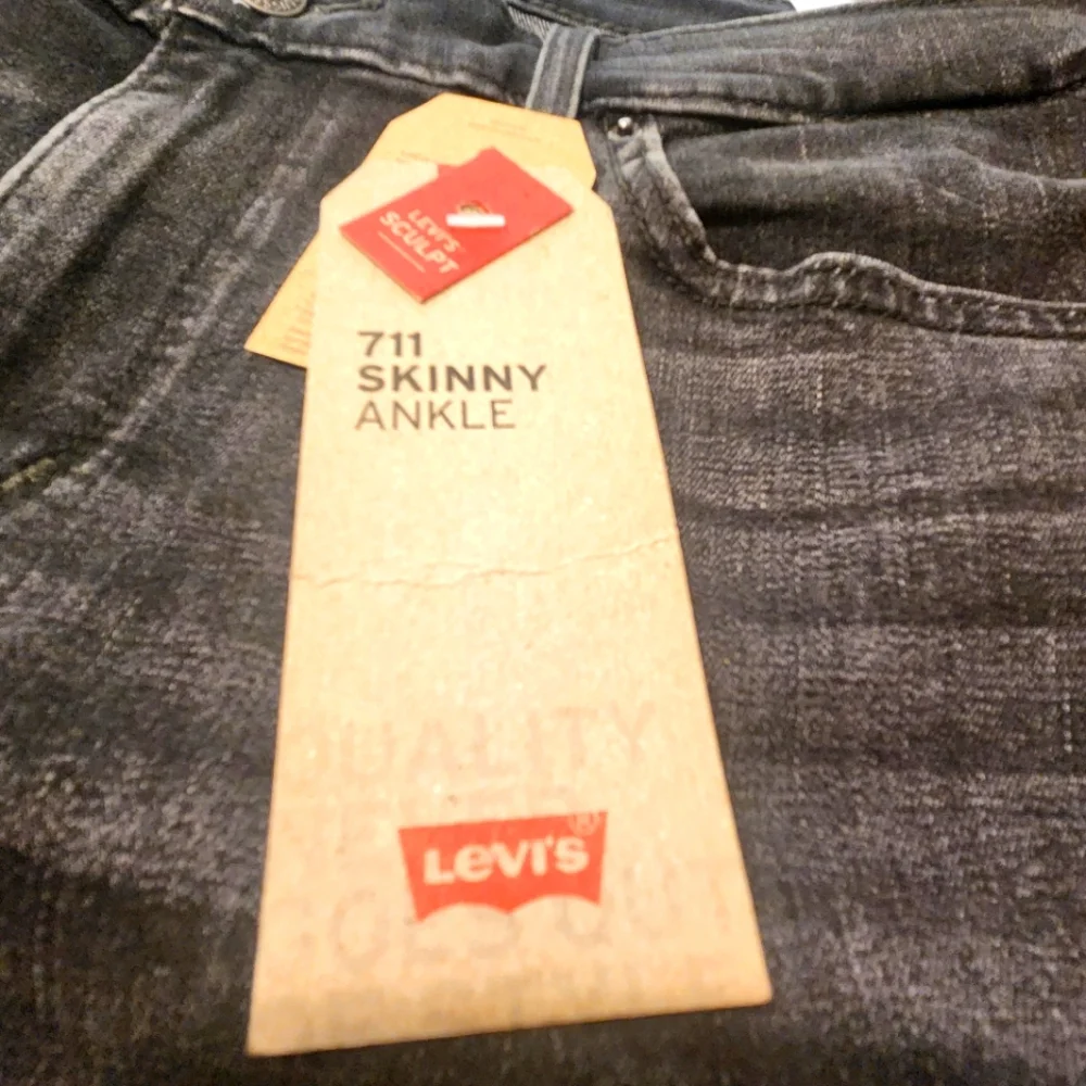 Levi's 711 Skinny Ankle Women's Black Jeans - Picture 3 of 10